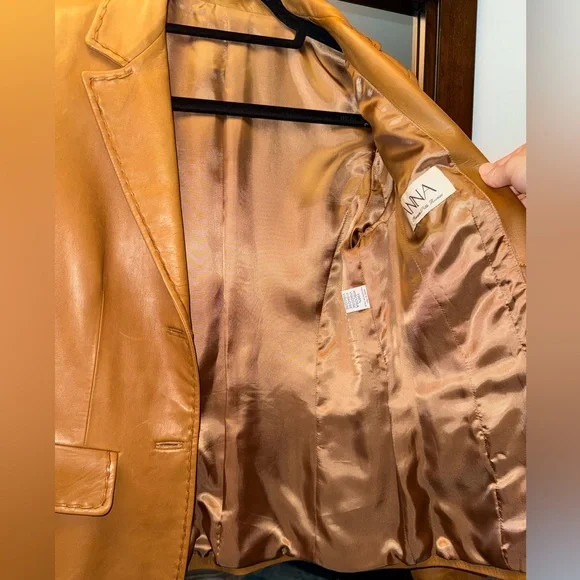Italian Vintage Tan Leather Blazer - Picture 6 of 7